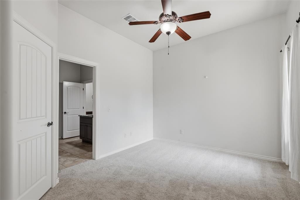 Image 23 of property listing at 13608 Cobblestone Curve Road, Oklahoma City, OK 73142