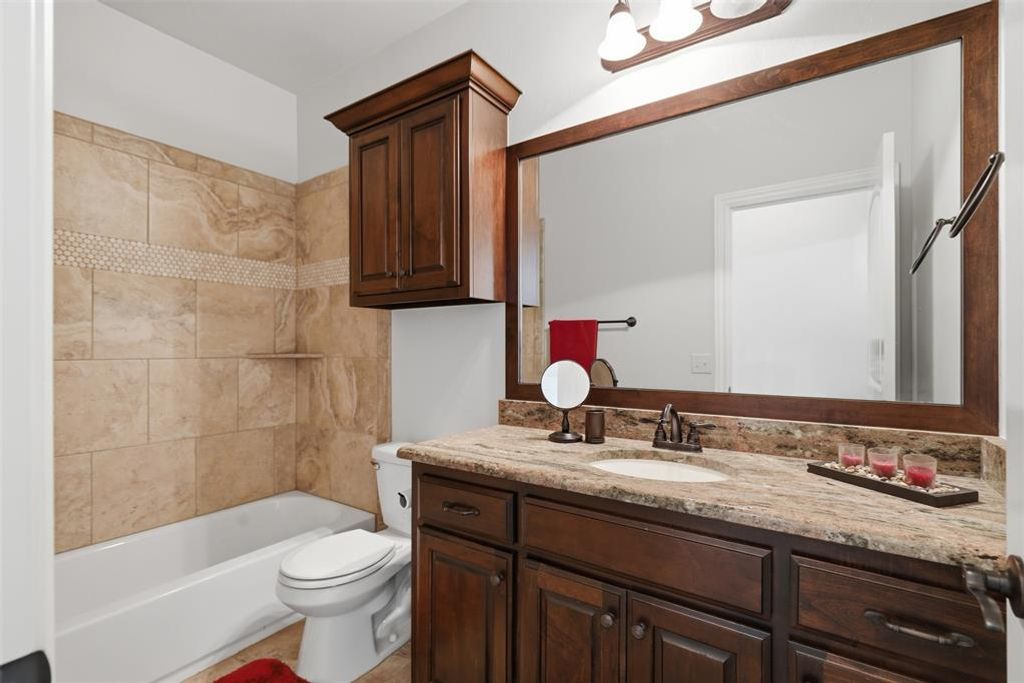 Image 28 of property listing at 13608 Cobblestone Curve Road, Oklahoma City, OK 73142