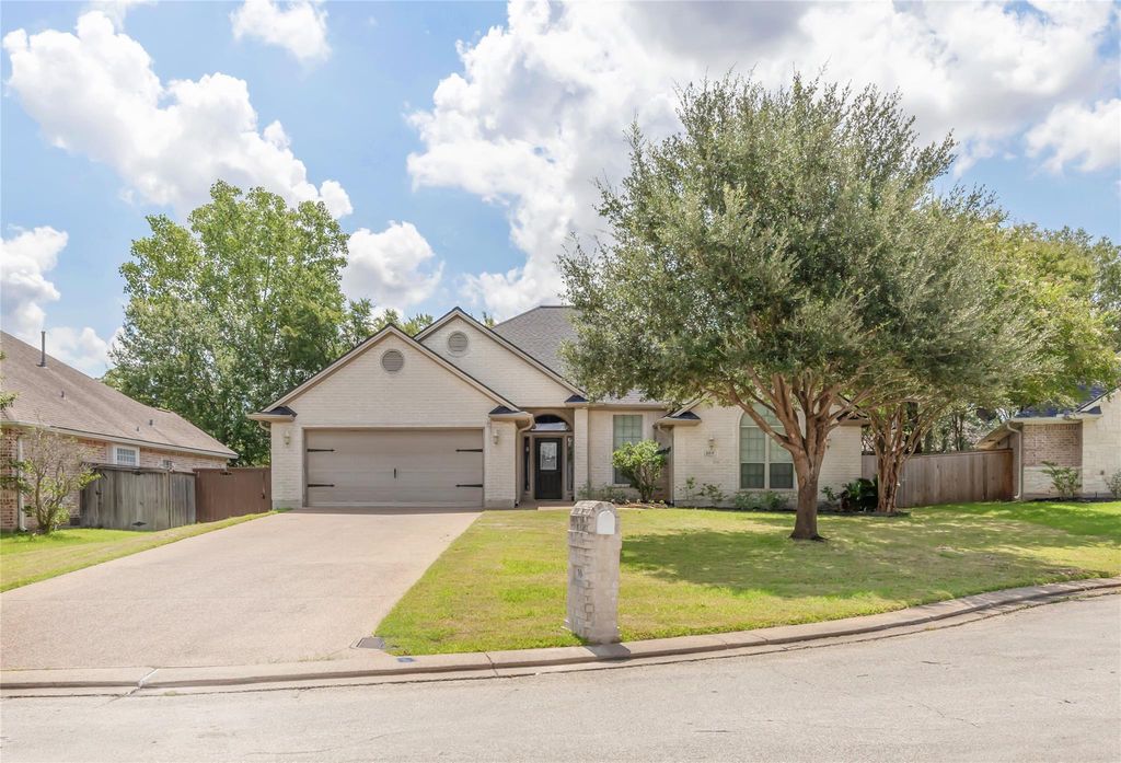304 Candle Stone Court, College Station, TX 77845