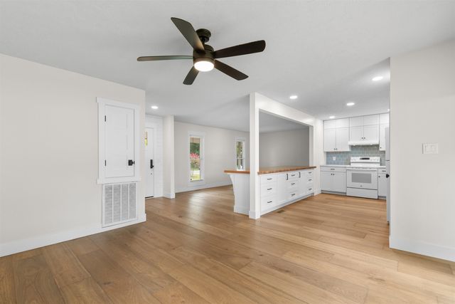 515 3rd Ave. N, Surfside Beach, SC 29575