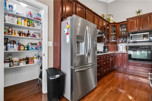 1 Glamis Lane, Bella Vista, AR 72715