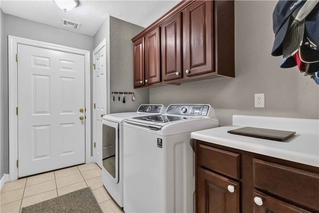 1 Glamis Lane, Bella Vista, AR 72715