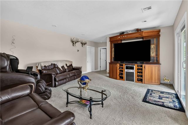 1 Glamis Lane, Bella Vista, AR 72715