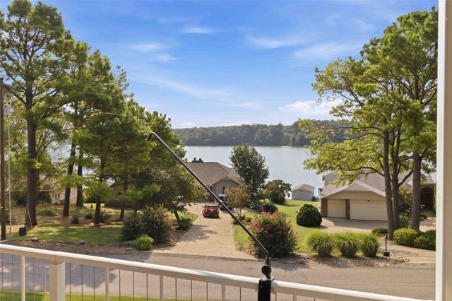 1 Glamis Lane, Bella Vista, AR 72715