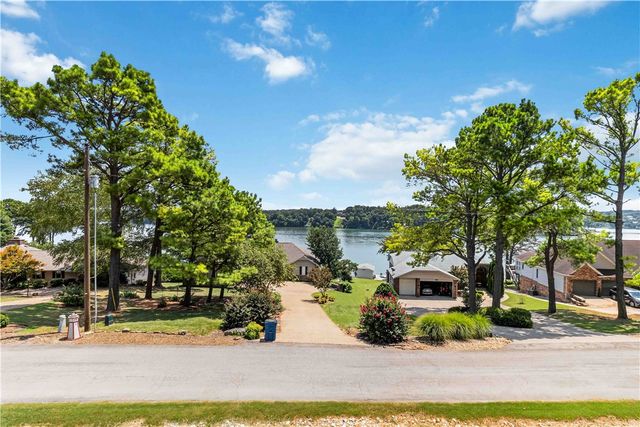1 Glamis Lane, Bella Vista, AR 72715