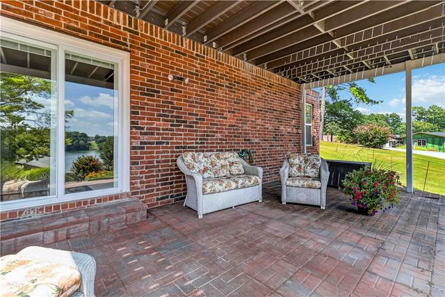 1 Glamis Lane, Bella Vista, AR 72715
