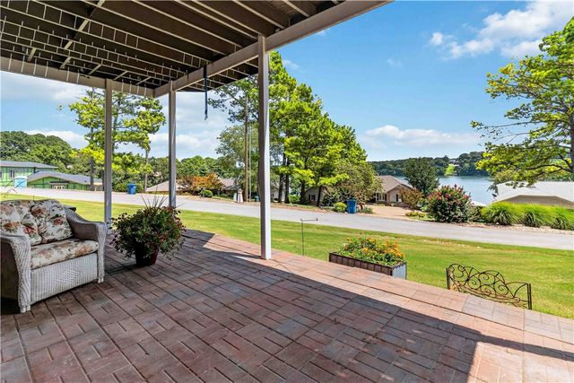1 Glamis Lane, Bella Vista, AR 72715
