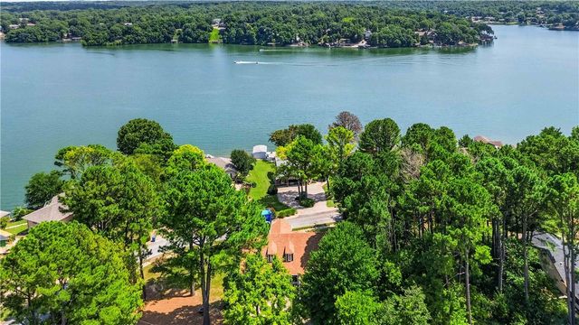 1 Glamis Lane, Bella Vista, AR 72715