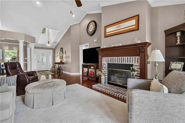 1 Glamis Lane, Bella Vista, AR 72715