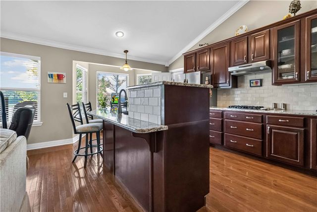 1 Glamis Lane, Bella Vista, AR 72715