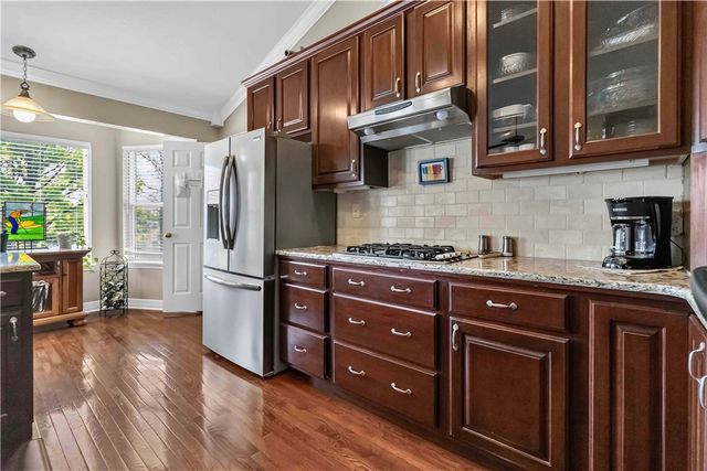 1 Glamis Lane, Bella Vista, AR 72715