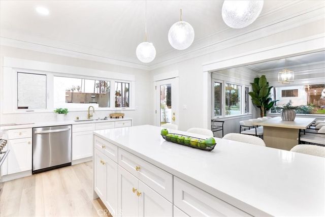 132 Belmont Avenue, Long Beach, CA 90803