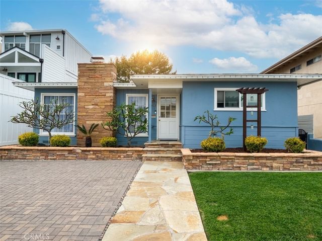 303 Alabama, Huntington Beach, CA 92648