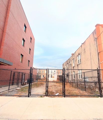 465 Cleveland Street, Brooklyn, NY 11208