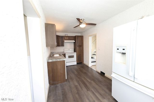 340 Indiana Avenue, Chester, WV 26034