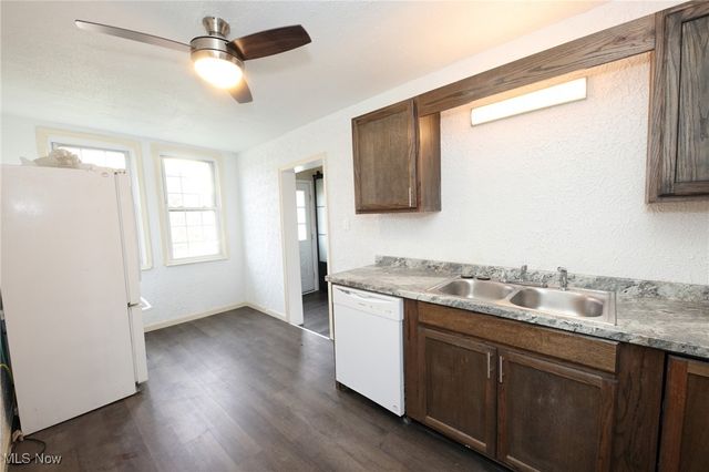 340 Indiana Avenue, Chester, WV 26034