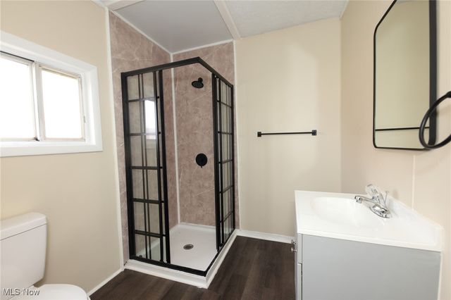 340 Indiana Avenue, Chester, WV 26034