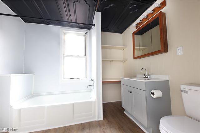 340 Indiana Avenue, Chester, WV 26034