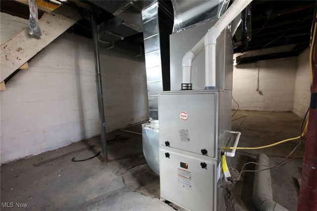 340 Indiana Avenue, Chester, WV 26034