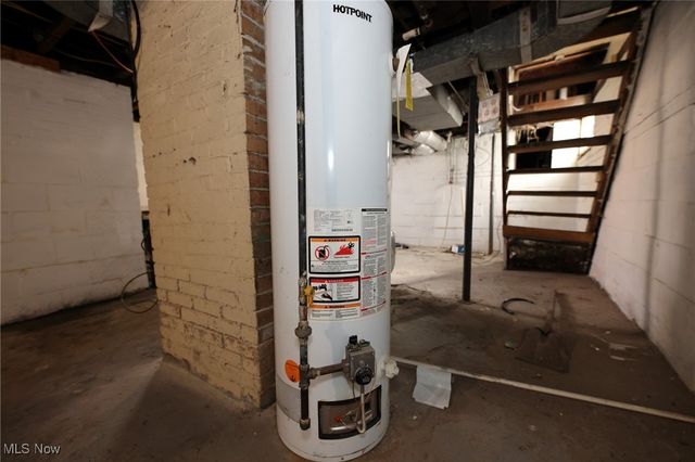 340 Indiana Avenue, Chester, WV 26034