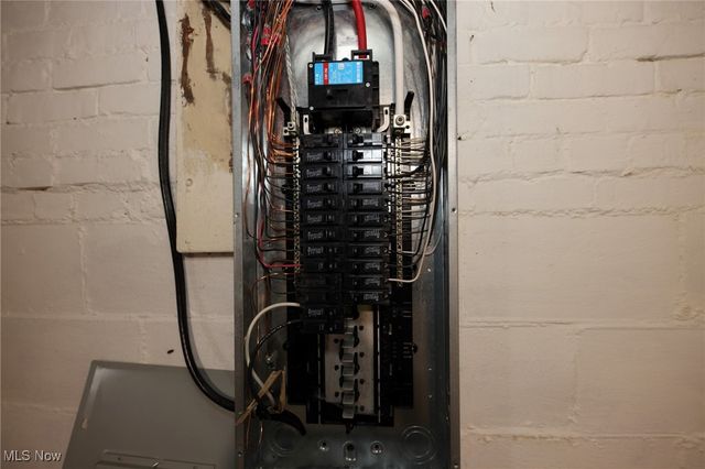 340 Indiana Avenue, Chester, WV 26034