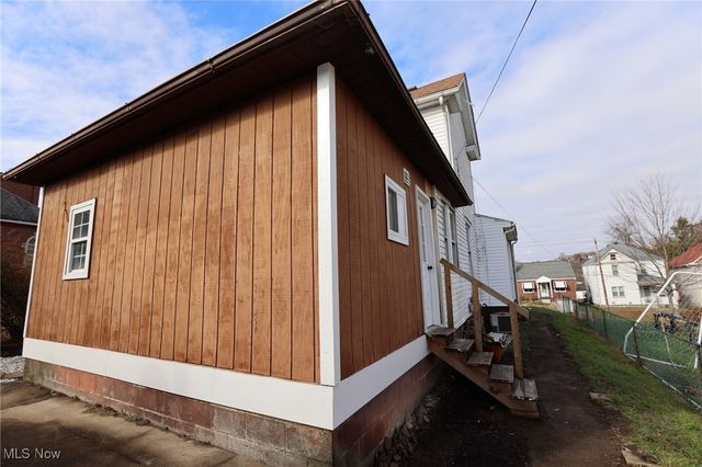 340 Indiana Avenue, Chester, WV 26034