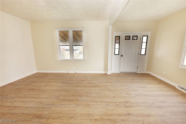 340 Indiana Avenue, Chester, WV 26034