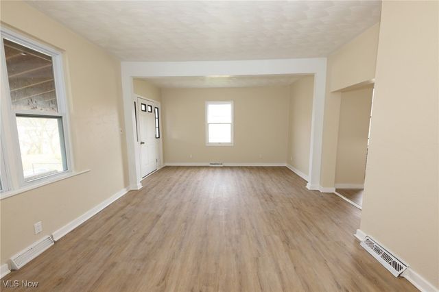 340 Indiana Avenue, Chester, WV 26034