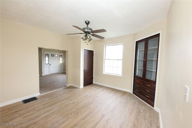 340 Indiana Avenue, Chester, WV 26034