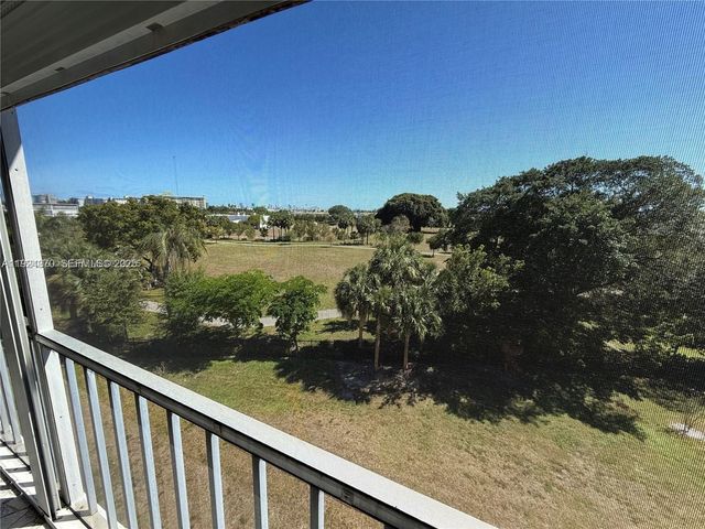 4800 Hillcrest Ln 511, Hollywood, FL 33021