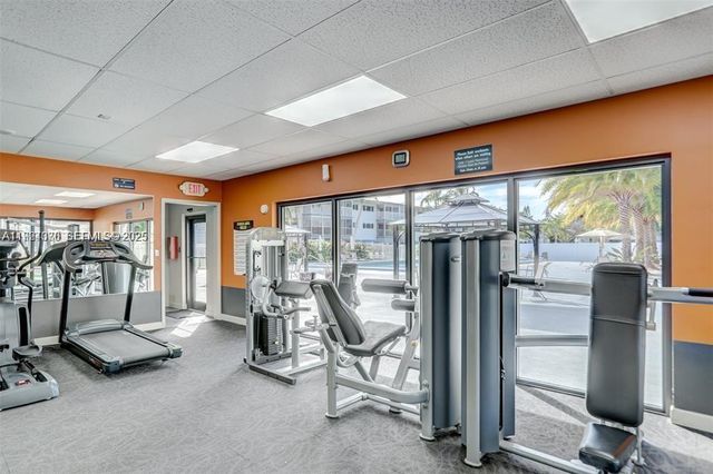 4800 Hillcrest Ln 511, Hollywood, FL 33021