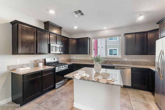2989 Silver River Lane, Sparks, NV 89431