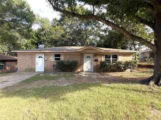 606 Walnut Circle, Athens, TX 75751