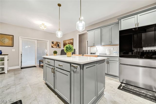 21176 Hickory Branch Trail, Strongsville, OH 44149