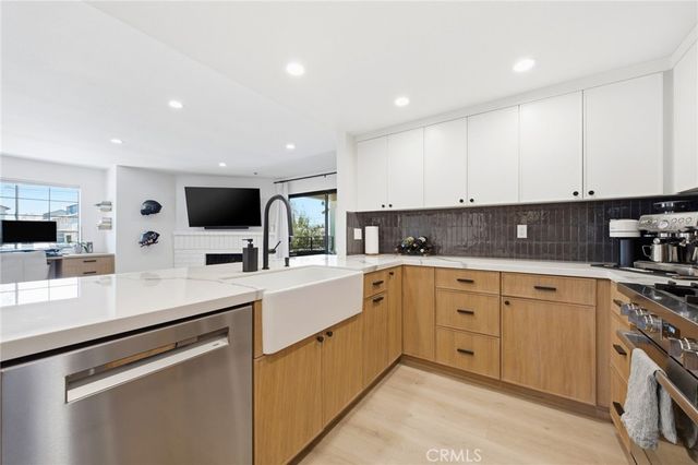 345 Avocado Street 101 A, Costa Mesa, CA 92627