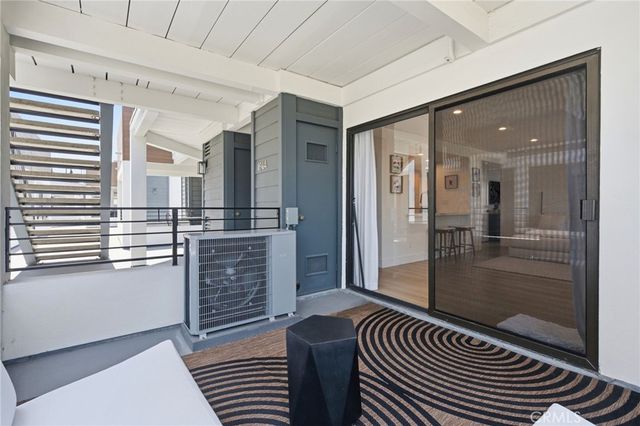 345 Avocado Street 101 A, Costa Mesa, CA 92627