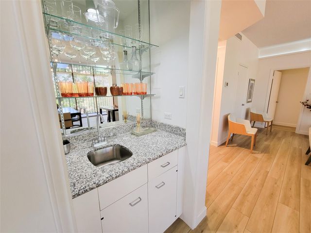 9333 Memorial Drive 410, Houston, TX 77024