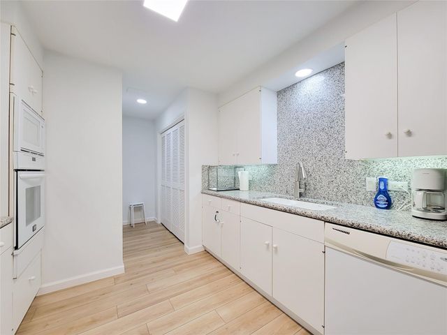 9333 Memorial Drive 410, Houston, TX 77024