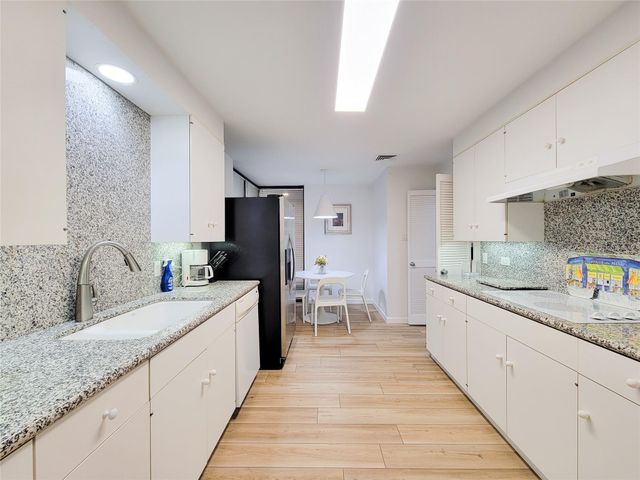 9333 Memorial Drive 410, Houston, TX 77024