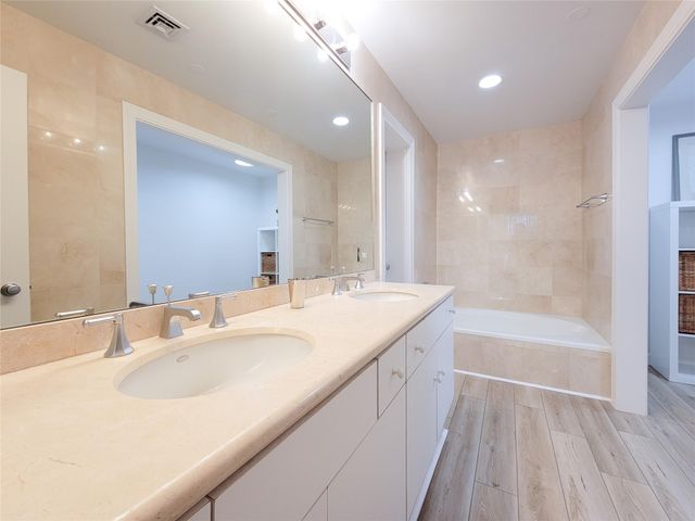 9333 Memorial Drive 410, Houston, TX 77024