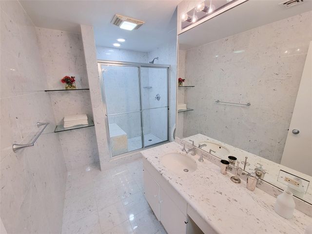 9333 Memorial Drive 410, Houston, TX 77024