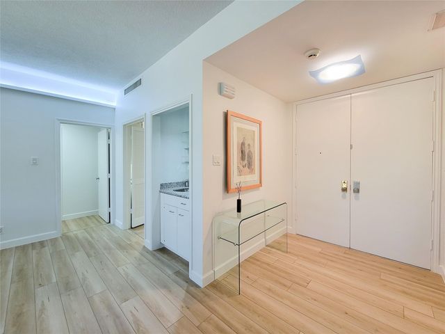 9333 Memorial Drive 410, Houston, TX 77024