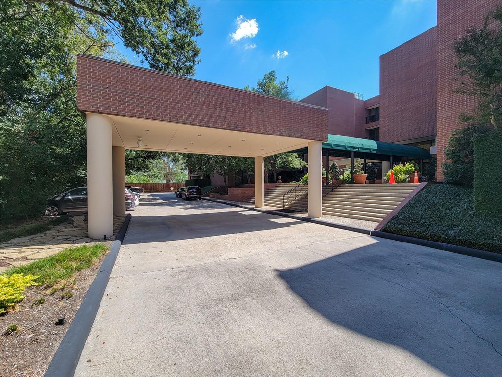 9333 Memorial Drive 410, Houston, TX 77024