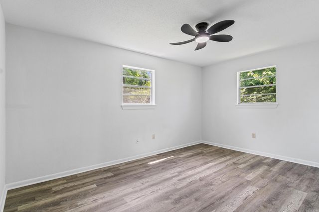 8205 N Claremont Avenue, Sherwood, AR 72120