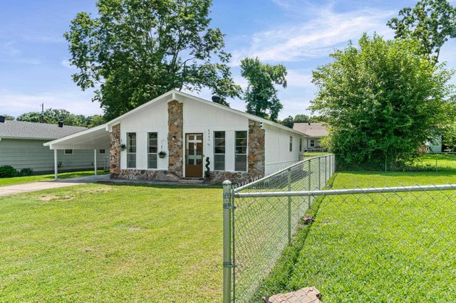 8205 N Claremont Avenue, Sherwood, AR 72120