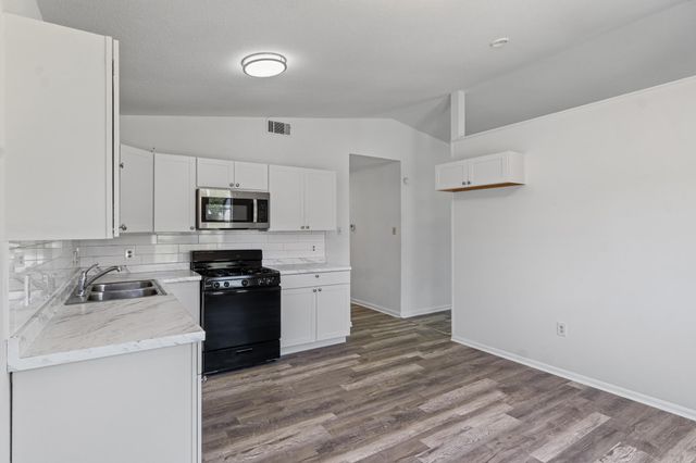 8205 N Claremont Avenue, Sherwood, AR 72120