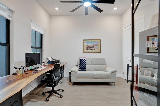 8334 W Blue Spring Drive 8334, Parkland, FL 33067