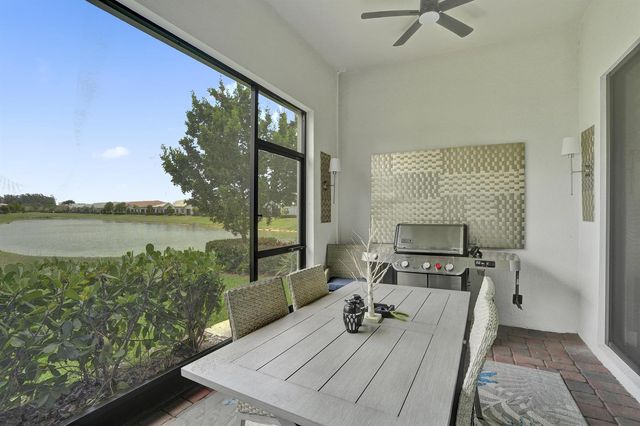 8334 W Blue Spring Drive 8334, Parkland, FL 33067