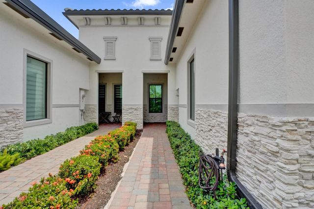 8334 W Blue Spring Drive 8334, Parkland, FL 33067