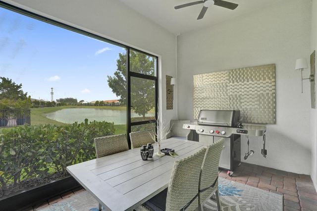 8334 W Blue Spring Drive 8334, Parkland, FL 33067